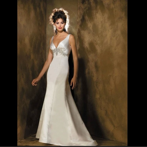 Allure Bridals 8432 Wedding Dress Size 6. Great Condition! - Picture 8 of 10